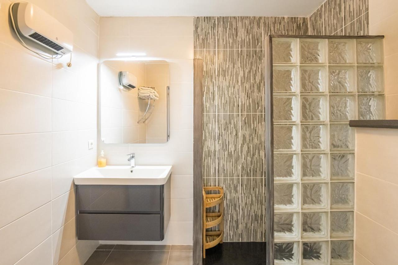 Villa Avec Piscine Et Jaccuzy Bize-Minervois Ngoại thất bức ảnh